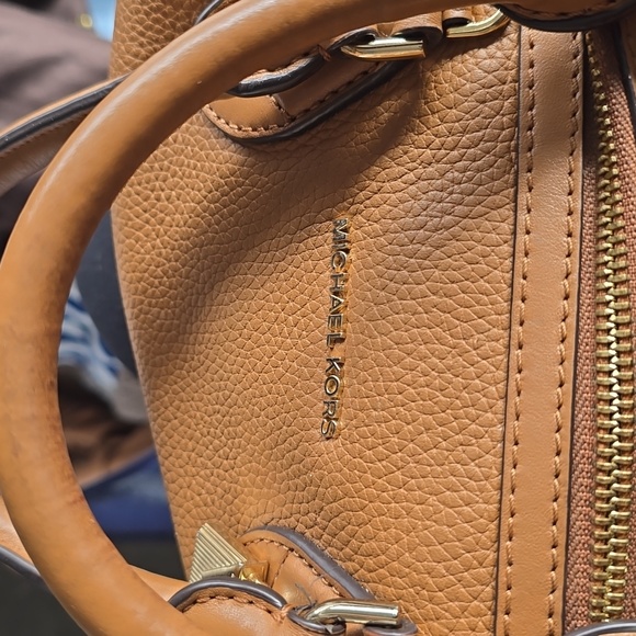 Michael Kors ~Satchel purse with strap - Picture 3 of 8